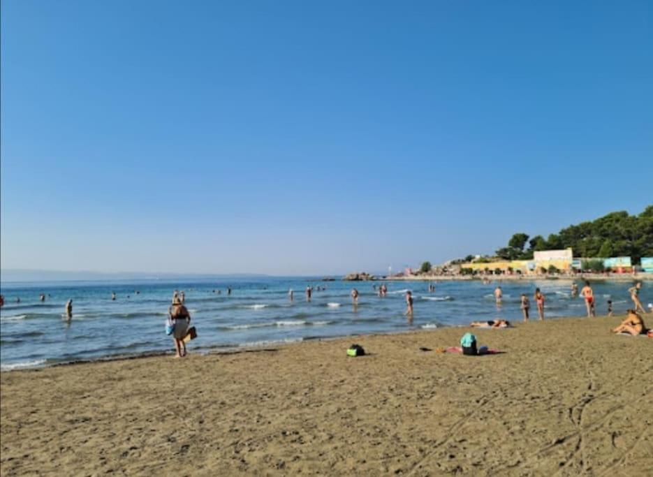 Bright And Colourful Apartment Luce -Sandy Beach Spalato Esterno foto