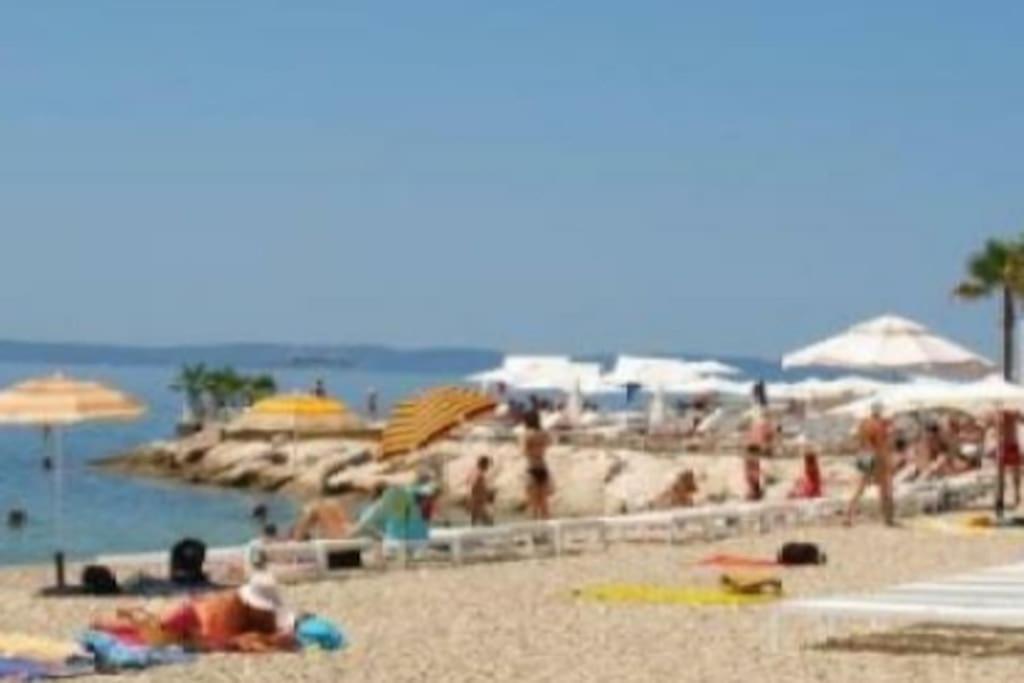 Bright And Colourful Apartment Luce -Sandy Beach Spalato Esterno foto